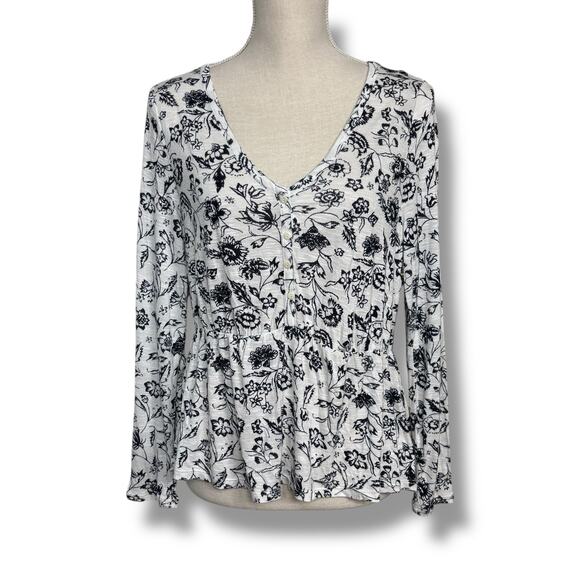 NWT Lucky Brand with Top with Blue Flowers V-neck and Peplum Waist Size Small - Picture 1 of 6